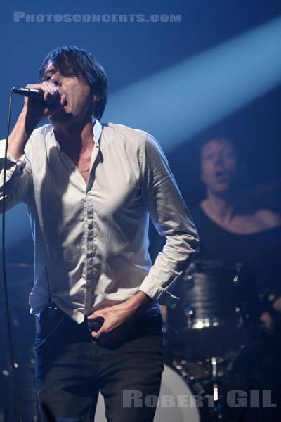 BRETT ANDERSON - 2011-10-07 - PARIS - La Machine (du Moulin Rouge) - 